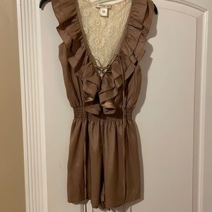 Super cute romper!